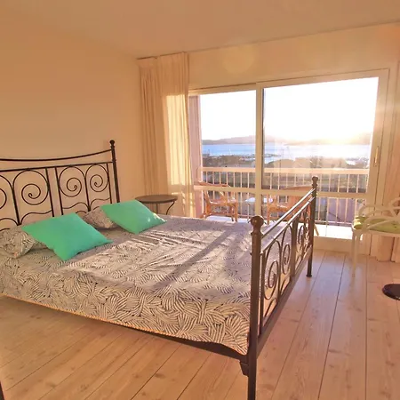 Apartment Appt T3 - 5 Pers - Vue - Climatisation By Interhome *